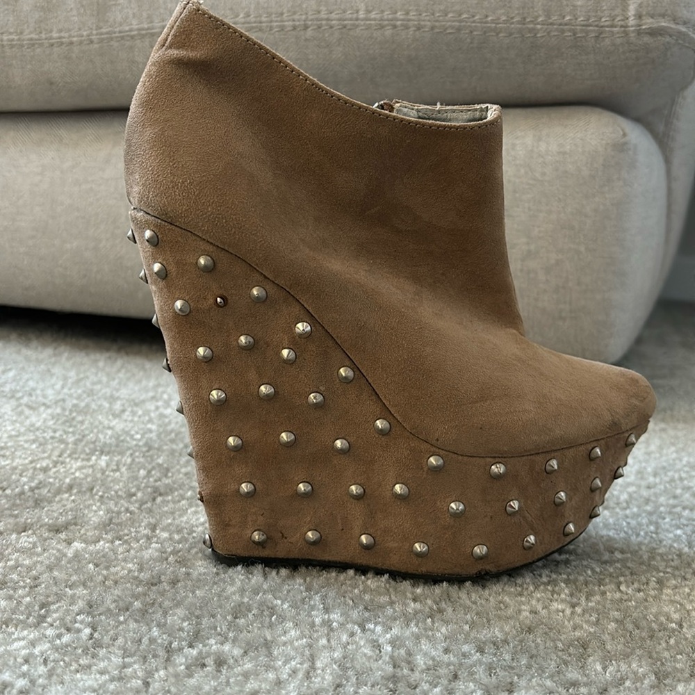 FRH, size 7 - gently worn